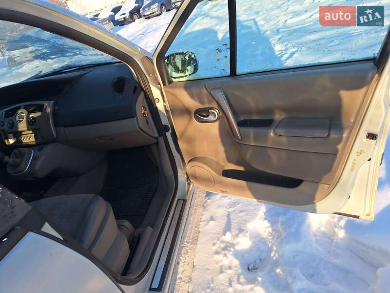 Мінівен Renault Scenic 2004 в Чернівцях