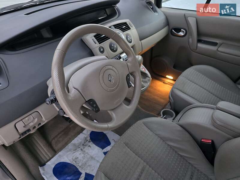 Минивэн Renault Scenic 2004 в Луцке