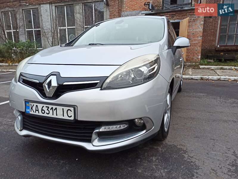 Минивэн Renault Scenic 2015 в Киеве