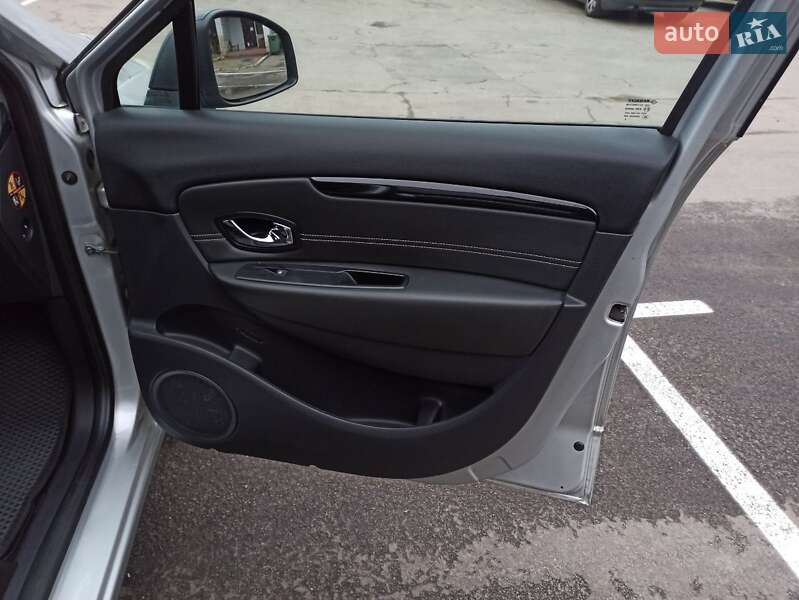 Минивэн Renault Scenic 2015 в Киеве