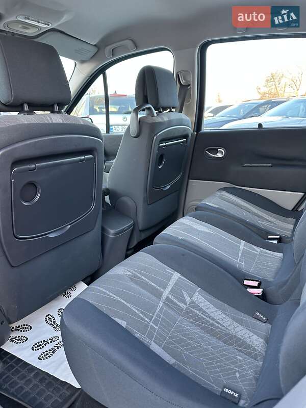 Минивэн Renault Scenic 2004 в Смеле