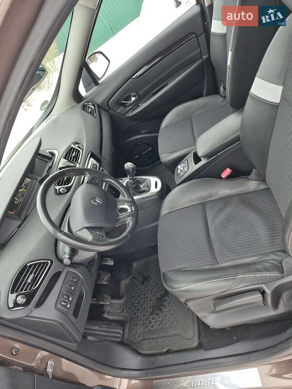 Минивэн Renault Scenic 2014 в Вараше фото 24 Минивэн Renault Scenic 2014 в Вараше