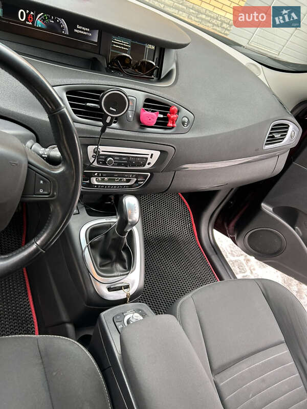 Минивэн Renault Scenic 2015 в Черкассах