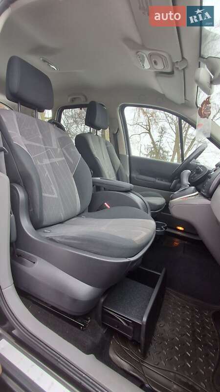 Минивэн Renault Scenic 2005 в Дубно