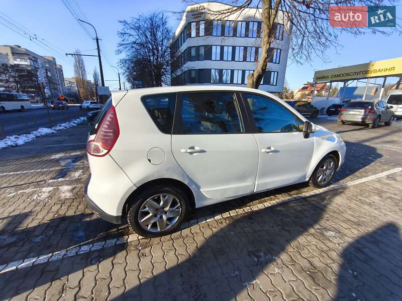 Минивэн Renault Scenic 2011 в Луцке