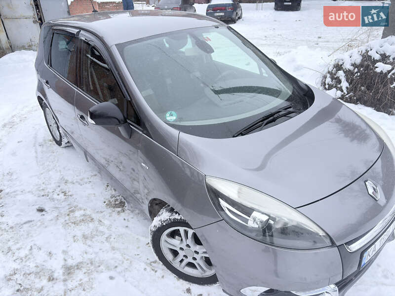 Минивэн Renault Scenic 2012 в Ромнах