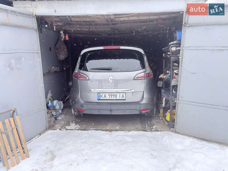 Минивэн Renault Scenic 2012 в Ромнах