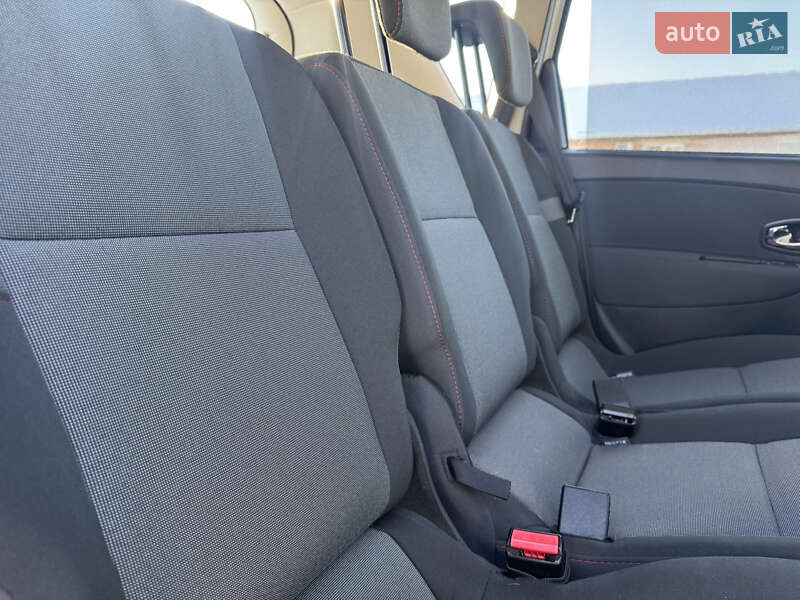 Минивэн Renault Scenic 2015 в Виннице