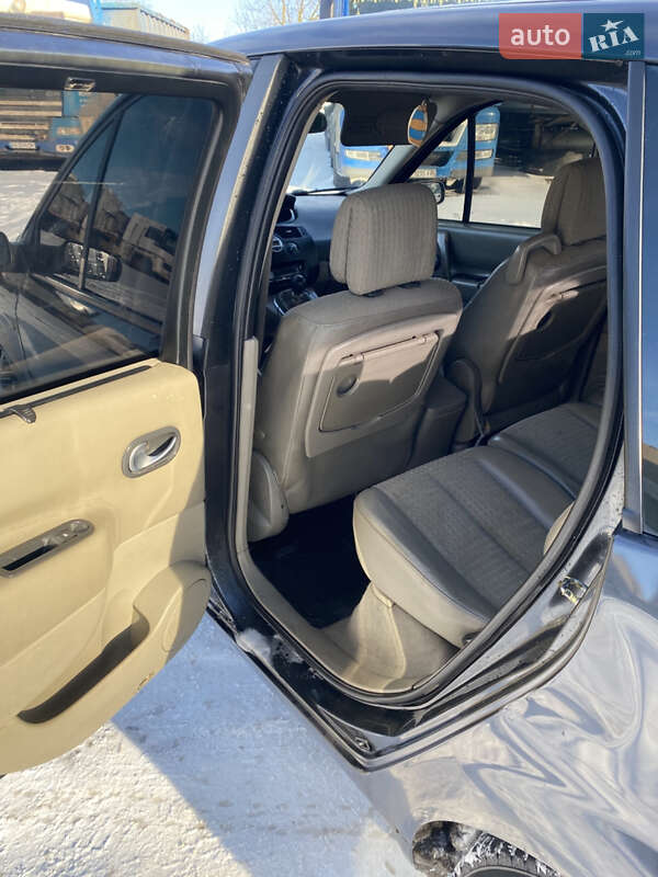 Минивэн Renault Scenic 2004 в Томашполе