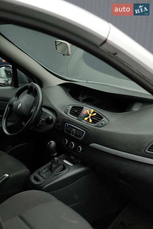 Минивэн Renault Scenic 2011 в Каменец-Подольском