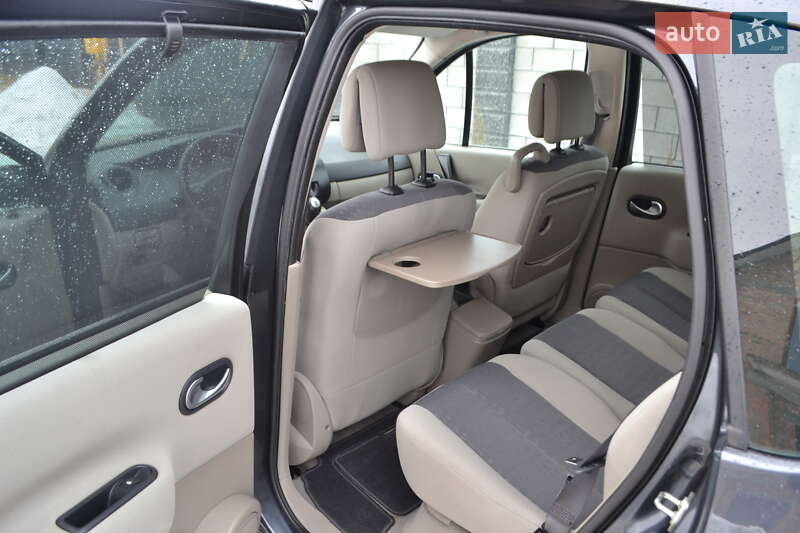 Минивэн Renault Scenic 2006 в Ровно