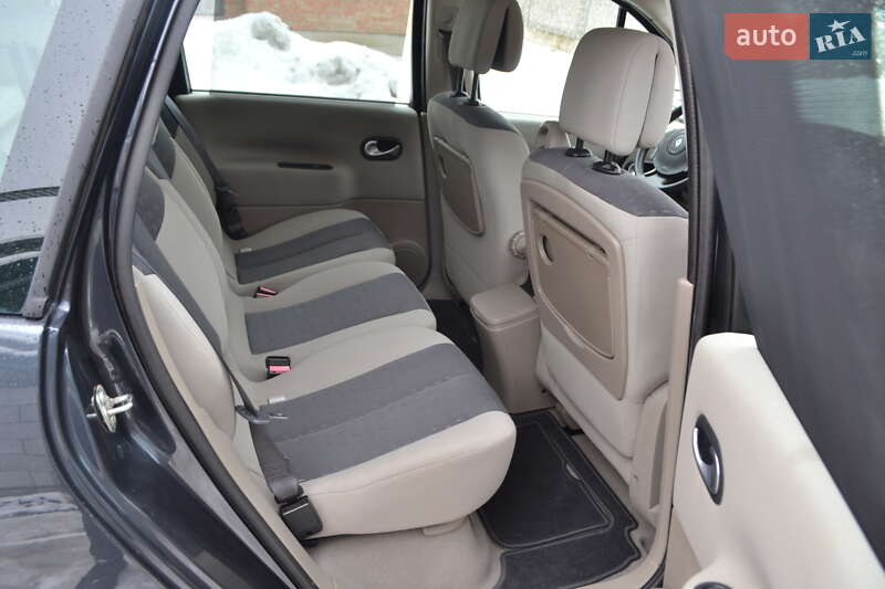Минивэн Renault Scenic 2006 в Ровно