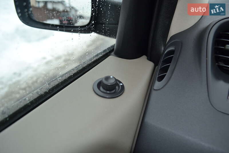 Минивэн Renault Scenic 2006 в Ровно