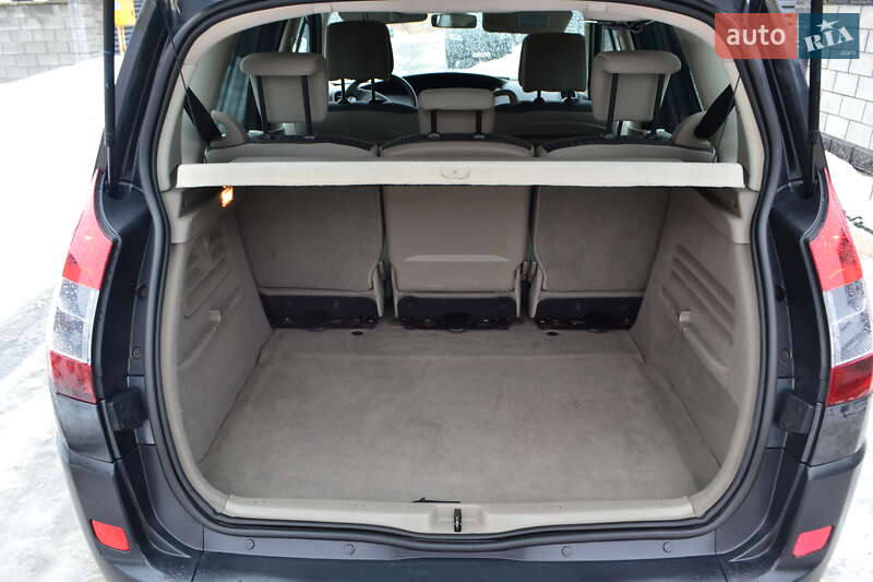 Минивэн Renault Scenic 2006 в Ровно