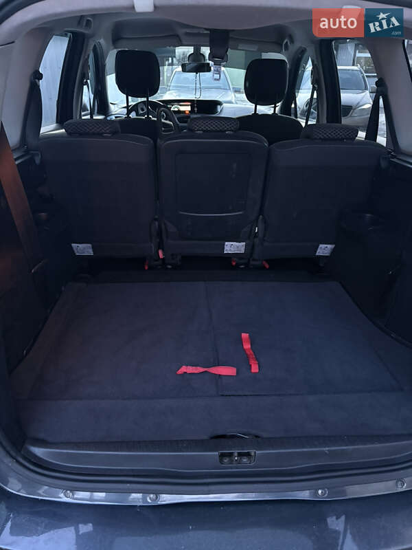 Мінівен Renault Scenic 2011 в Новояворівську