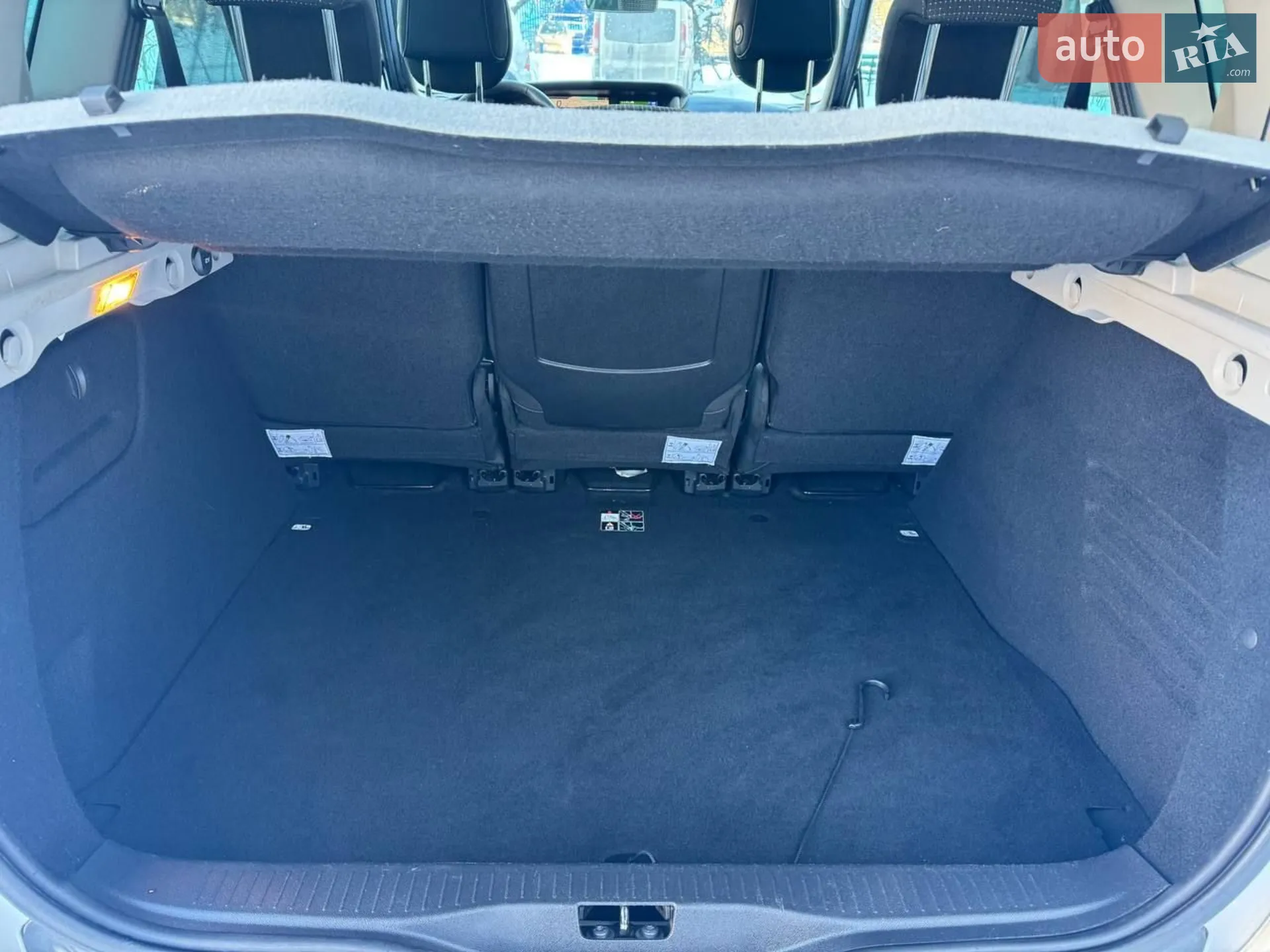 2010 Renault Scenic - мініатюра 36