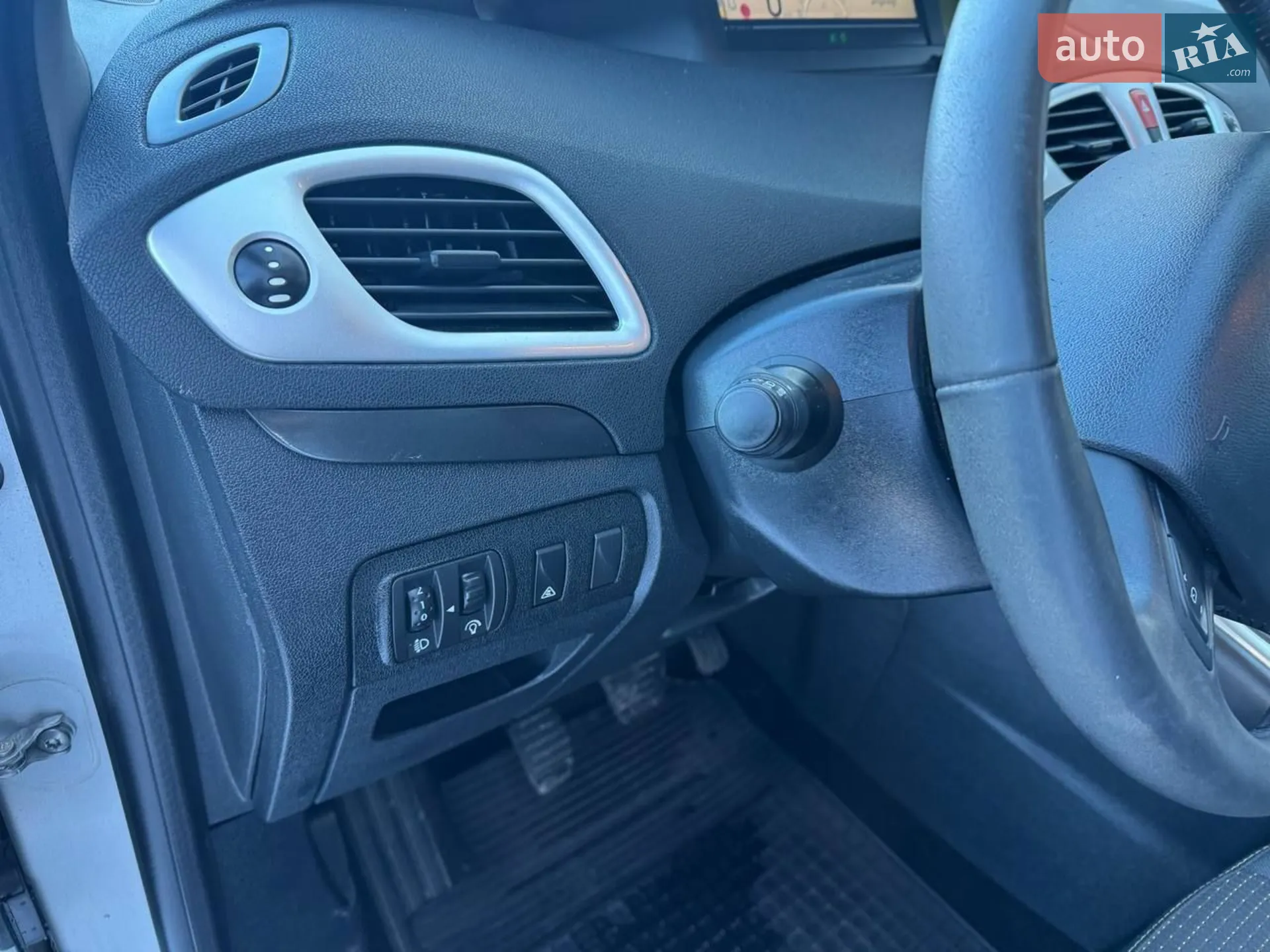 2010 Renault Scenic - мініатюра 39