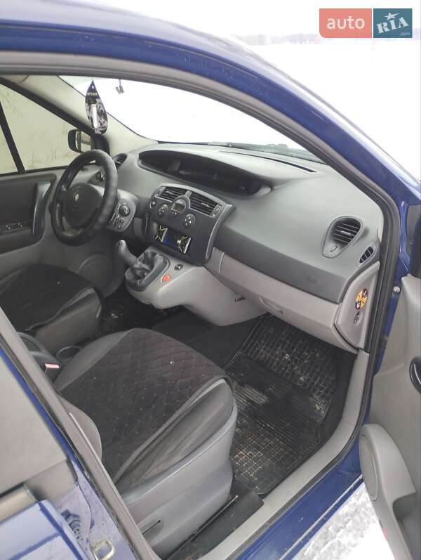 Минивэн Renault Scenic 2004 в Мене