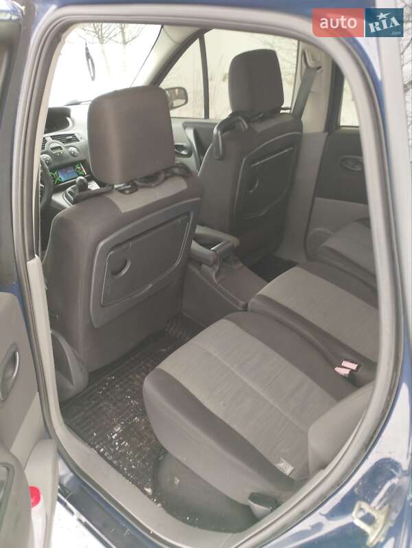 Минивэн Renault Scenic 2004 в Мене