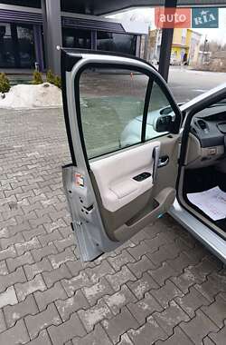 Мінівен Renault Scenic 2006 в Чернівцях