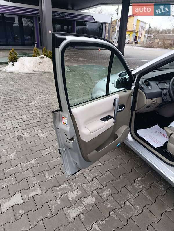 Мінівен Renault Scenic 2006 в Чернівцях