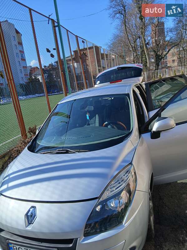 Renault Scenic 2011