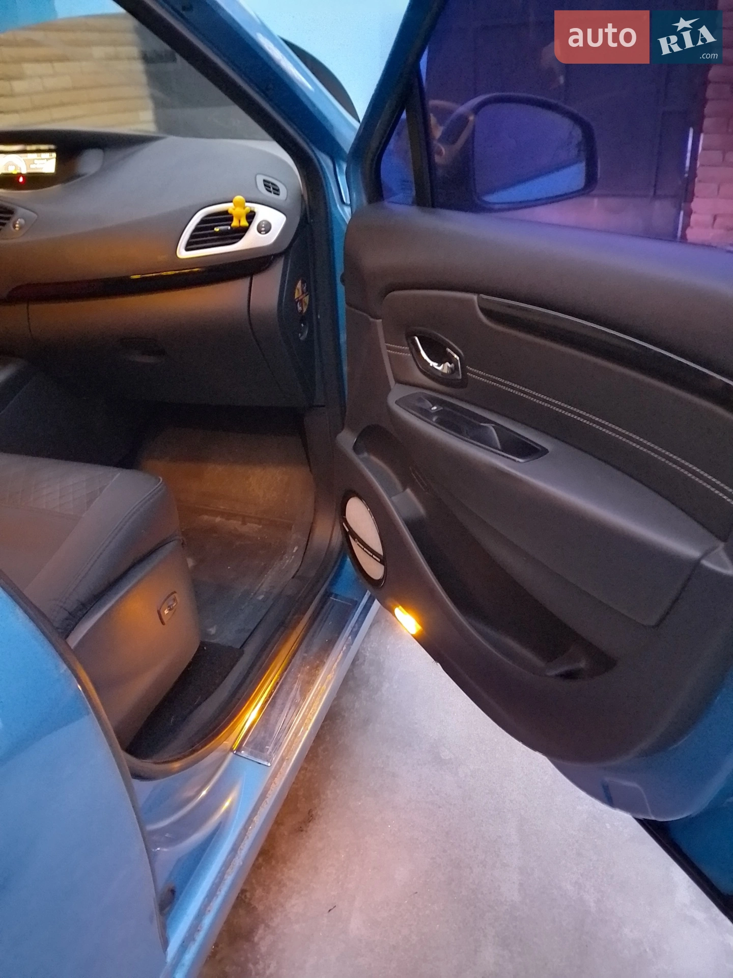 2012 Renault Scenic - мініатюра 2