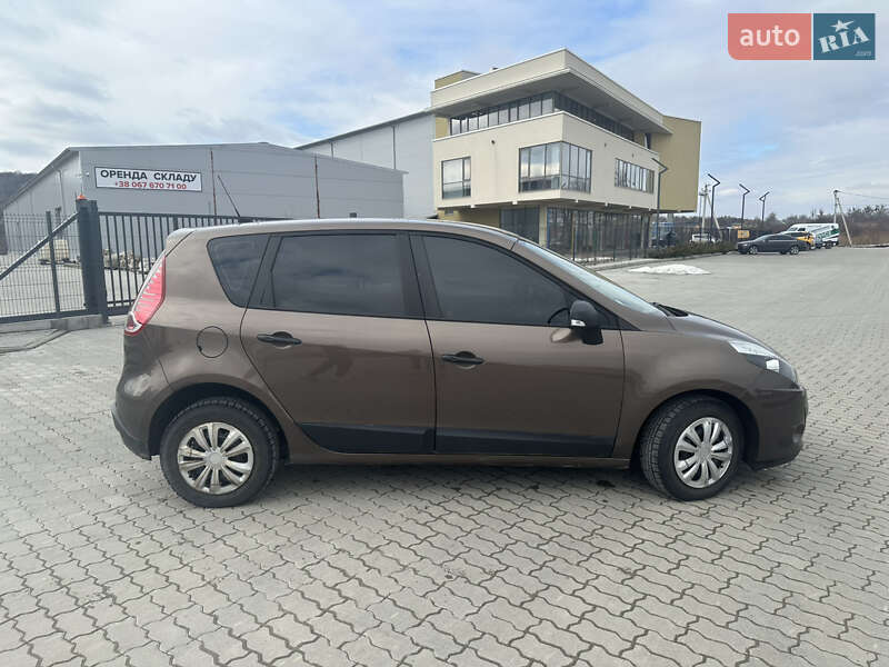 Минивэн Renault Scenic 2010 в Львове