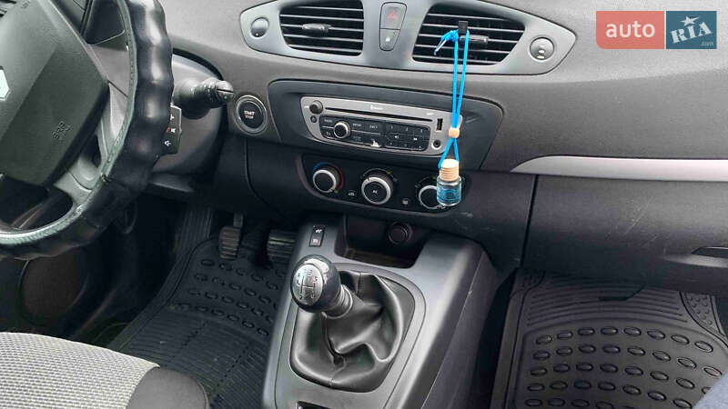 Минивэн Renault Scenic 2012 в Бурштыне