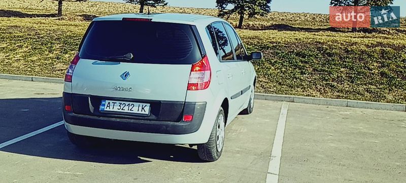 Минивэн Renault Scenic 2004 в Надворной