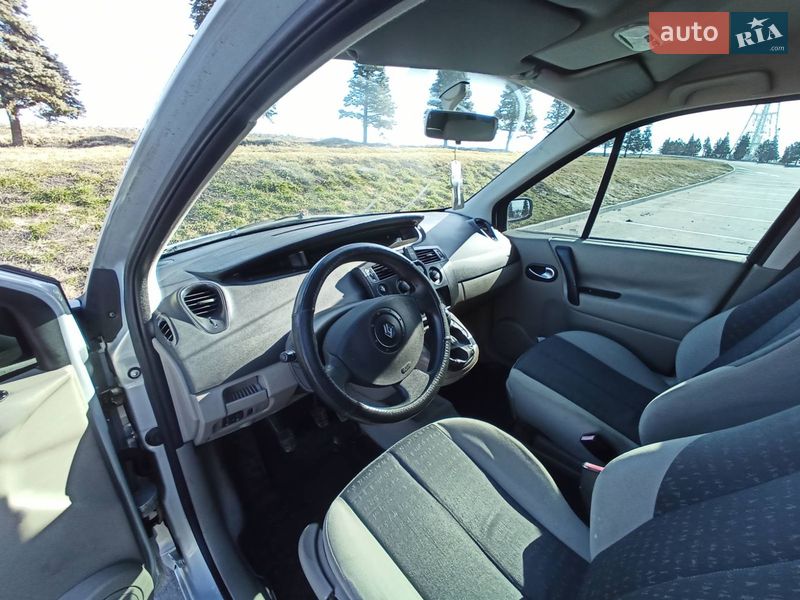 Минивэн Renault Scenic 2004 в Надворной