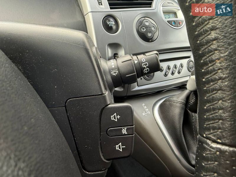 Минивэн Renault Scenic 2006 в Киеве