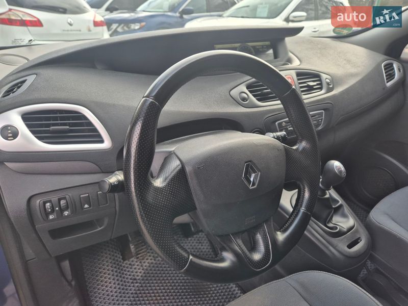 Мінівен Renault Scenic 2009 в Сумах