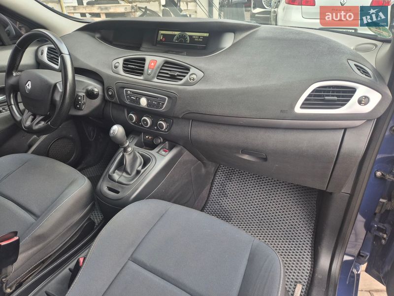 Мінівен Renault Scenic 2009 в Сумах