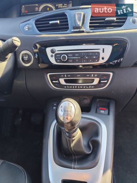 Минивэн Renault Scenic 2012 в Казатине