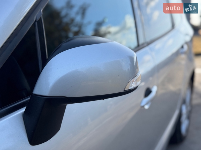 Минивэн Renault Scenic 2010 в Ровно