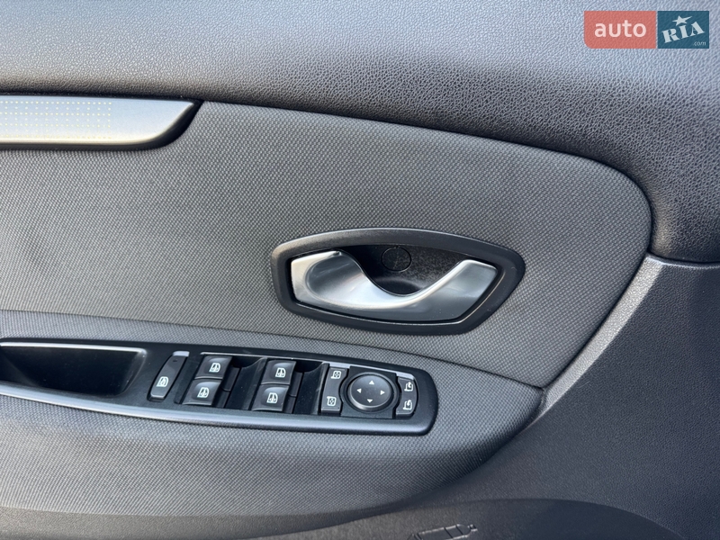 Минивэн Renault Scenic 2010 в Ровно