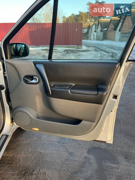 Минивэн Renault Scenic 2006 в Житомире