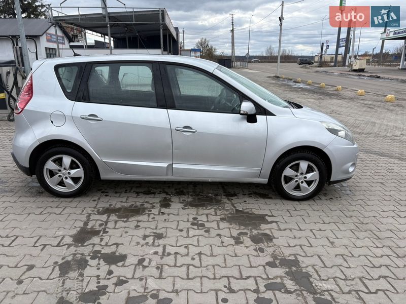 Мінівен Renault Scenic 2009 в Києві