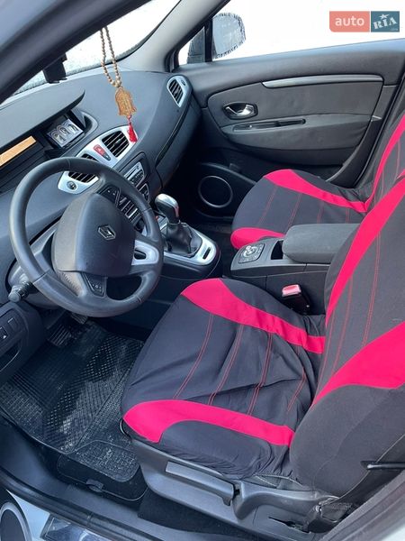 Мінівен Renault Scenic 2010 в Львові
