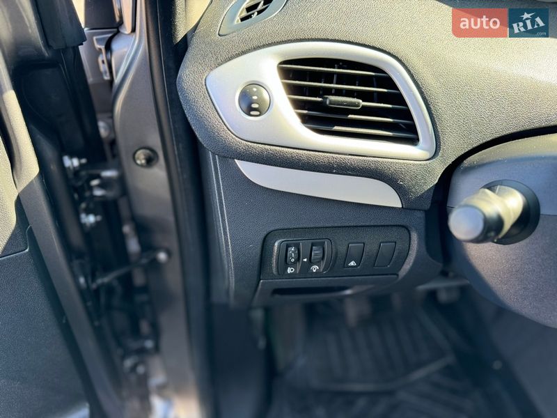 Мінівен Renault Scenic 2010 в Києві