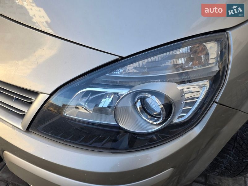 Минивэн Renault Scenic 2009 в Тернополе