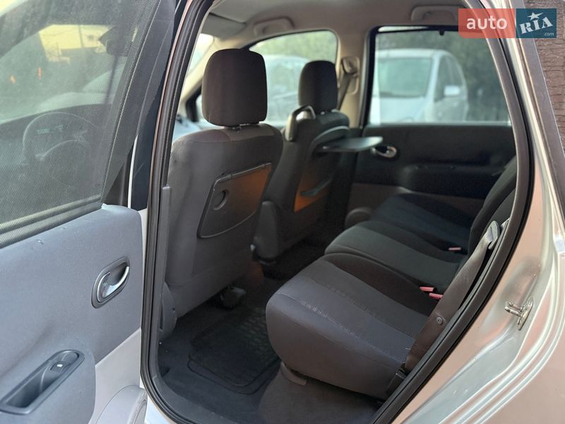 Минивэн Renault Scenic 2006 в Сарнах