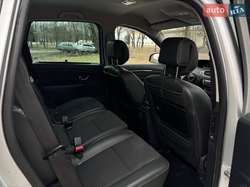 Минивэн Renault Scenic 2013 в Днепре