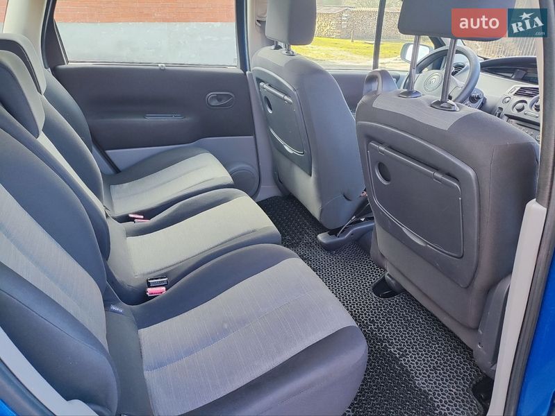 Минивэн Renault Scenic 2004 в Нововолынске