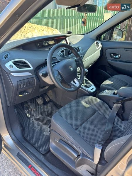 Мінівен Renault Scenic 2011 в Брусилові