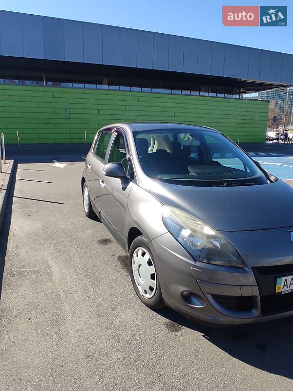 Минивэн Renault Scenic 2011 в Киеве