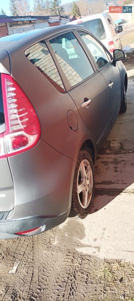 Минивэн Renault Scenic 2011 в Луцке