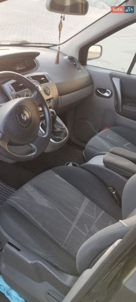 Мінівен Renault Scenic 2004 в Теофіполі
