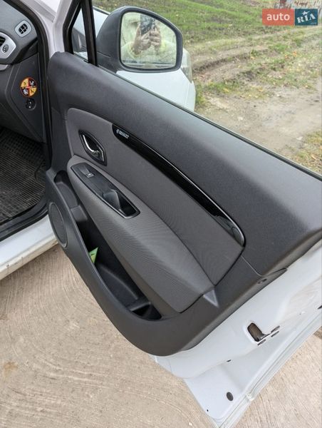Минивэн Renault Scenic 2014 в Ровно